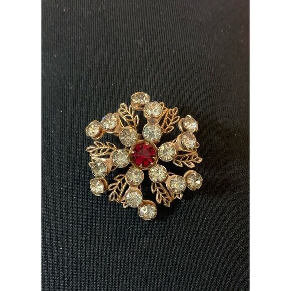 Vintage 50’s / 60’s Gold Tone Filigree Ruby And Clear Rhinestone Brooch 1.5” - Picture 1 of 5